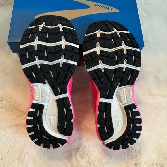 Brooks Ghost 13 Running Shoe in Splash Pink size 6.5 - Picture 8 of 10